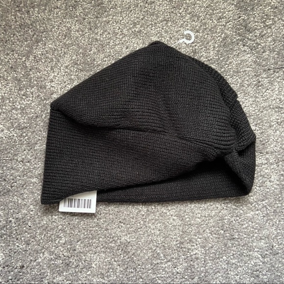 Urban Outfitters Winter Hat - Picture 1 of 4